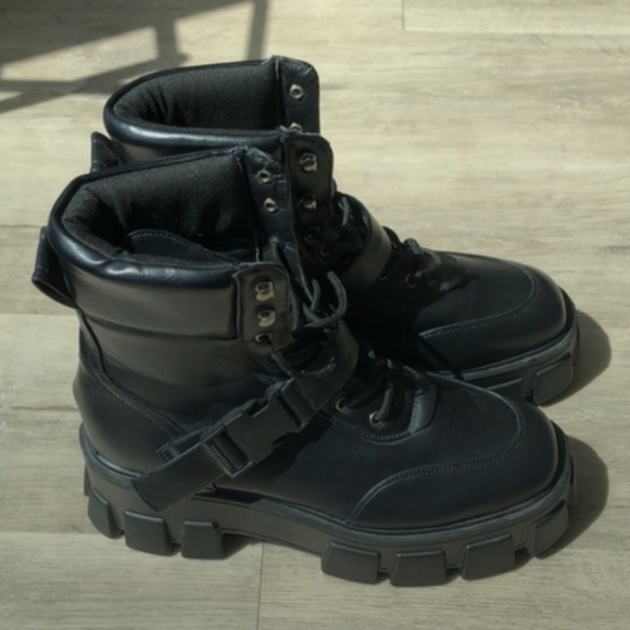 Black plataform boots size 8 - Picture 2 of 4